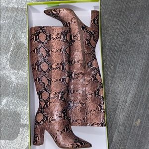 Gianni Bini Snakeskin boots